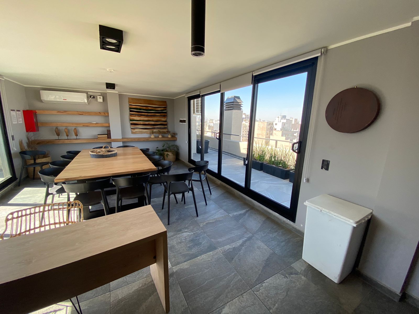 SE VENTE DEPTO B° GRAL PAZ CON BALCON Y AMENETÍES U$D60.000