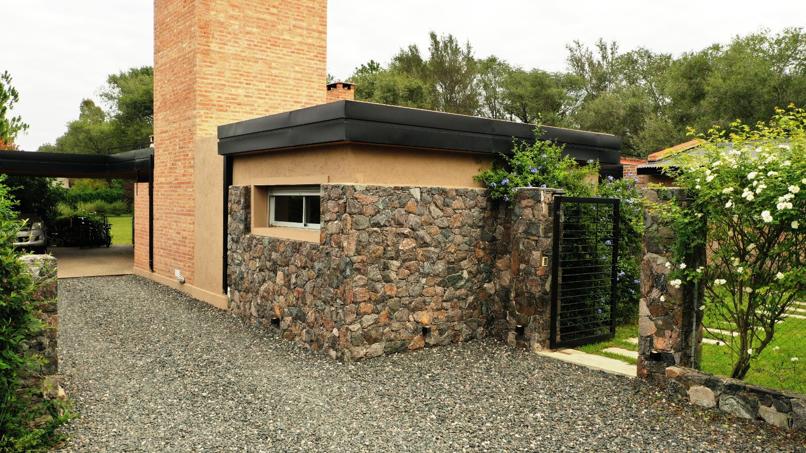 VENTA-CASA EN LA PALOMA   VILLA ALLENDE-4DORM