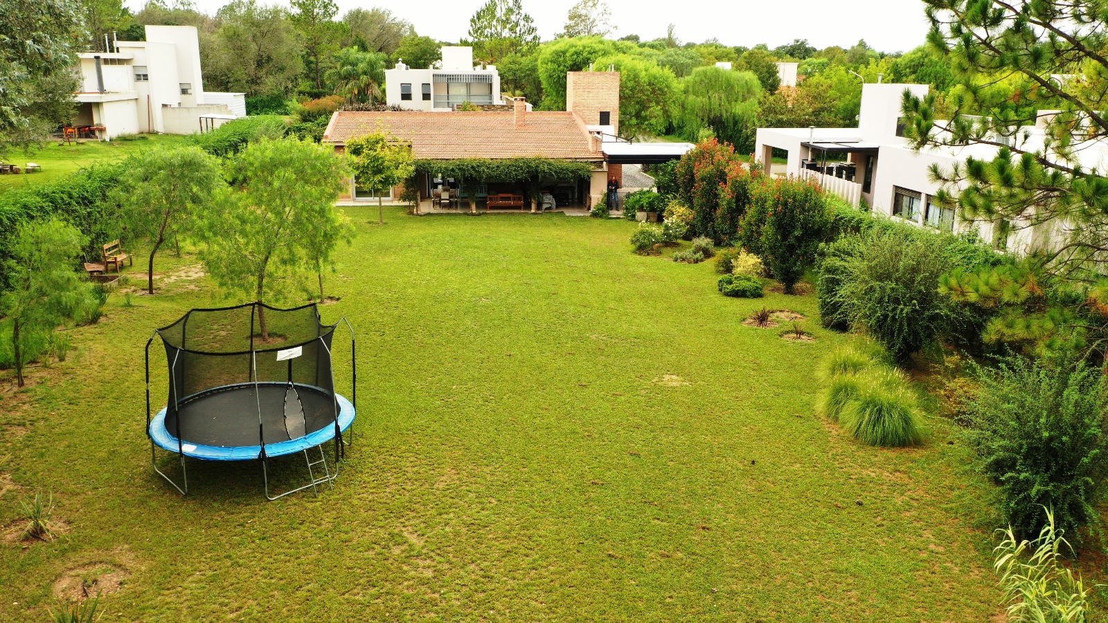 VENTA-CASA EN LA PALOMA   VILLA ALLENDE-4DORM