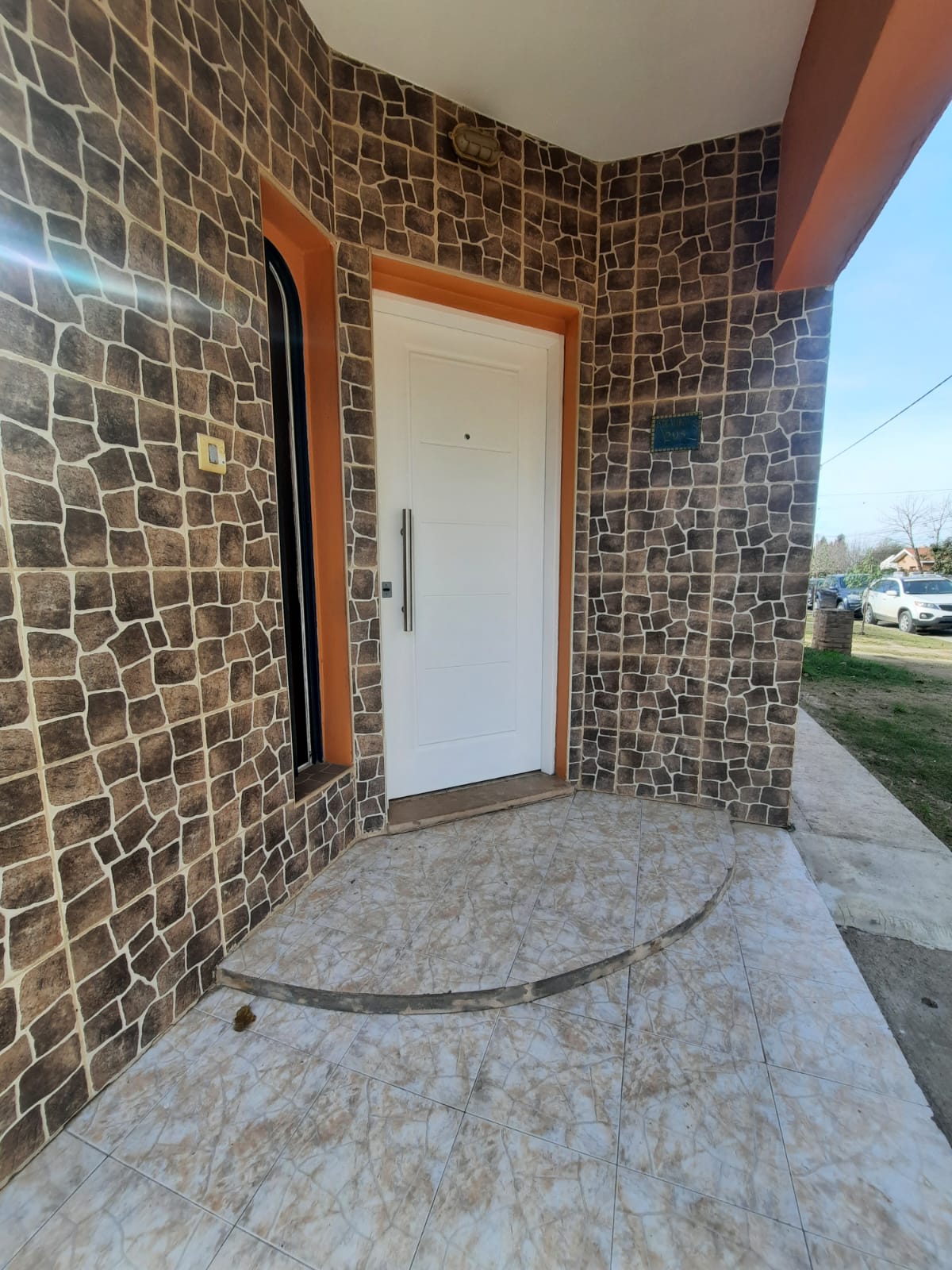 VENTA- CASA 2 DORM.- COLONIA CAROYA