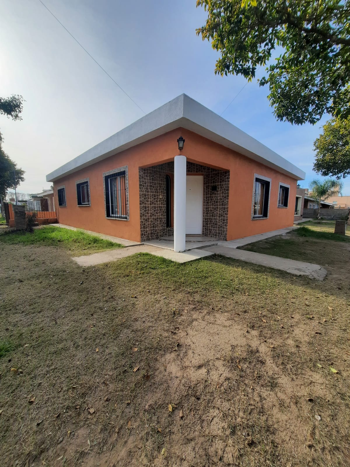 VENTA- CASA 2 DORM.- COLONIA CAROYA