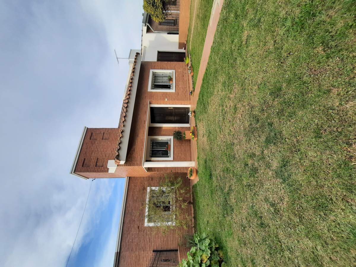 VENTA-CASA 2 DORM.-COLONIA CAROYA
