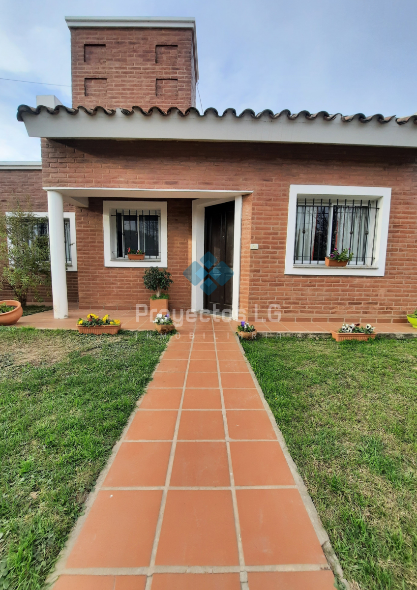 VENTA-CASA 2 DORM.-COLONIA CAROYA