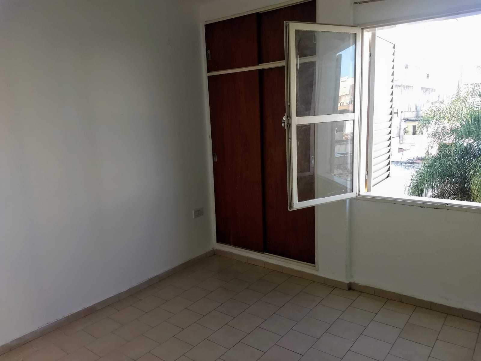 Departamento en venta Barrio Alberdi,ubicado sobre calle 27 de Abril 1100
