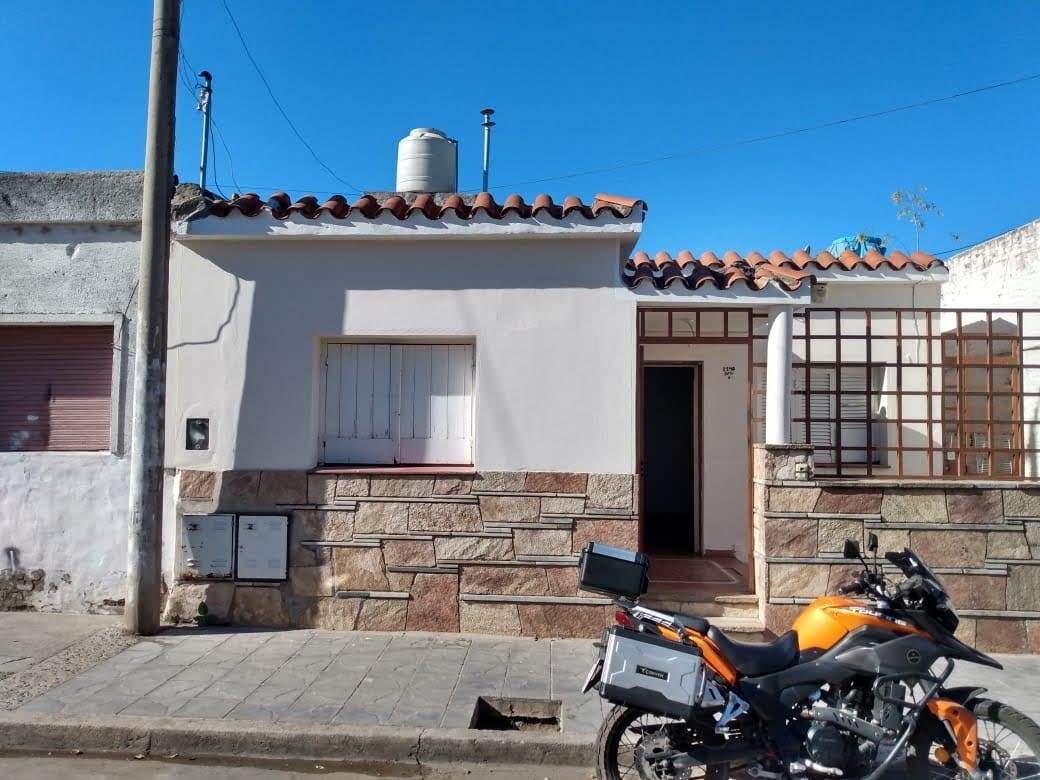 VENTA CASA mas DPTO  en Villa Paez