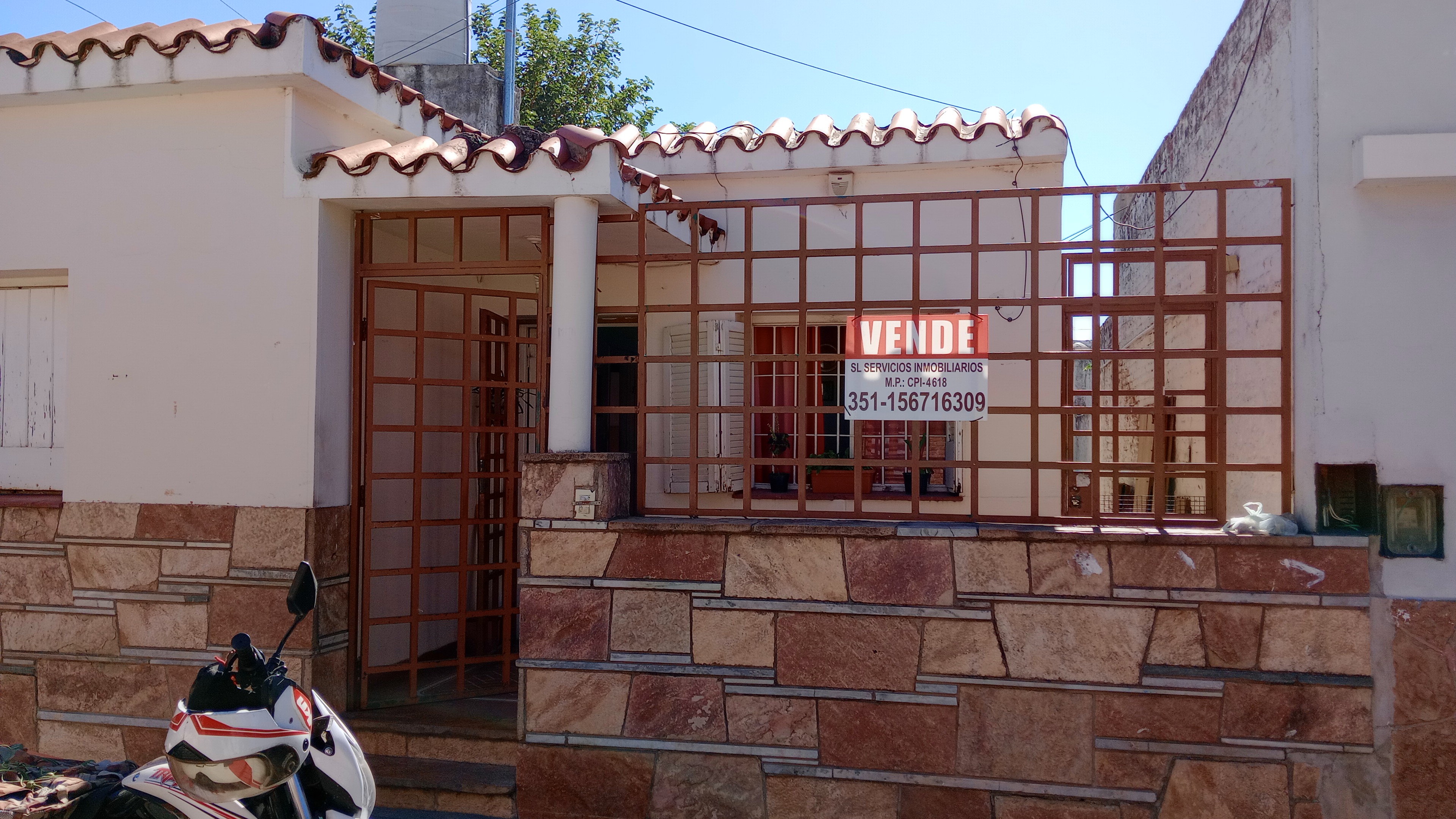 VENTA CASA mas DPTO  en Villa Paez