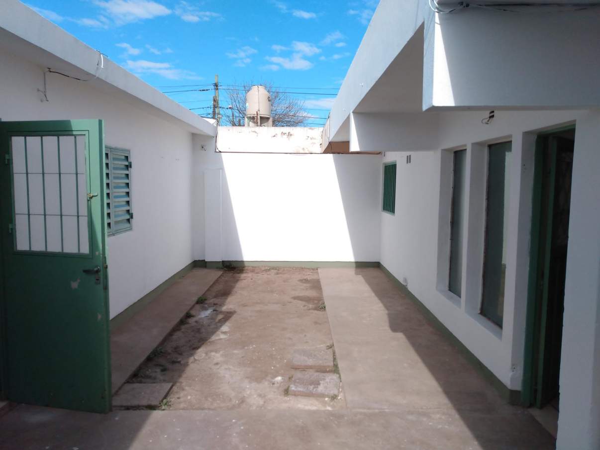 VENTA CASA 3 dormitorios Barrio Jose Hernandez