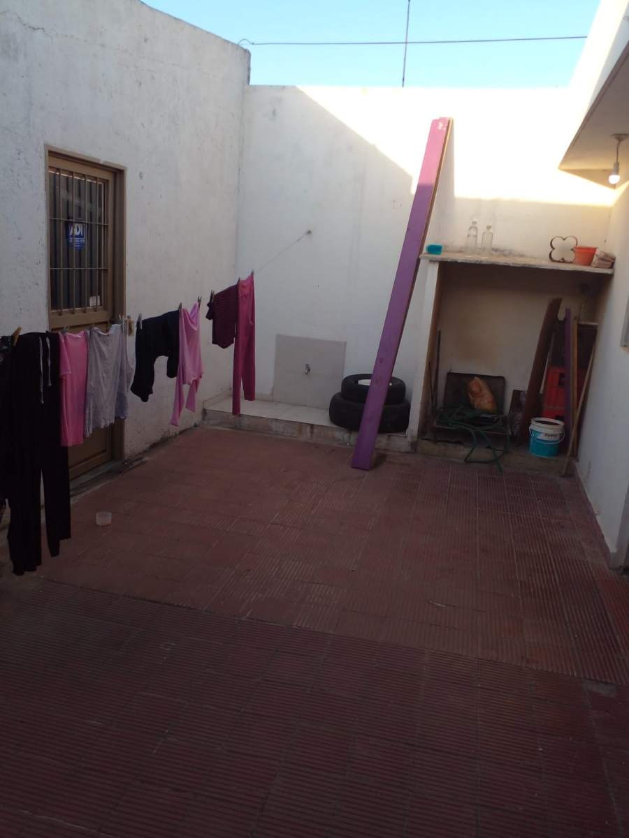 VENTA CASA en Barrio Jose Hernandez 2 dormitorios