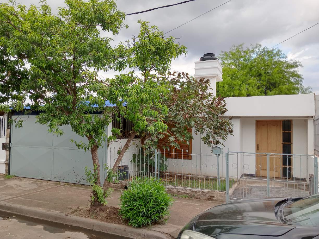 VENTA CASA Barrio Panamericano 3 dormitorios