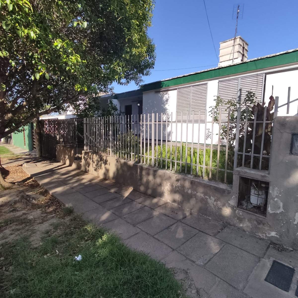 VENTA CASA mas Departamento en QUEBRADA LAS ROSAS