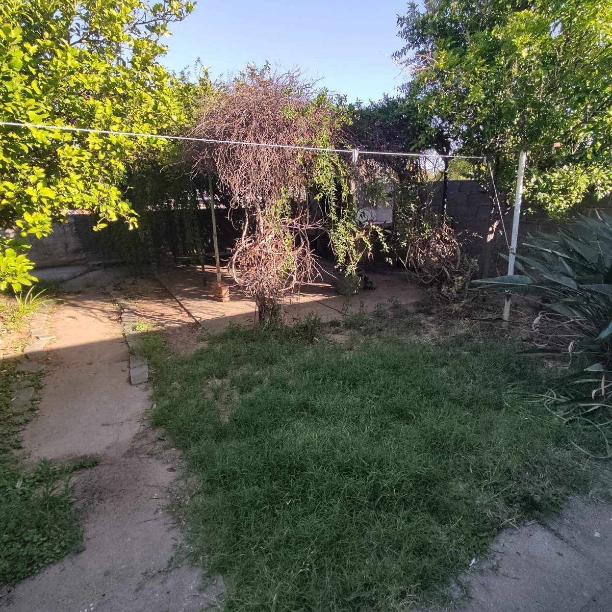 VENTA CASA mas Departamento en QUEBRADA LAS ROSAS