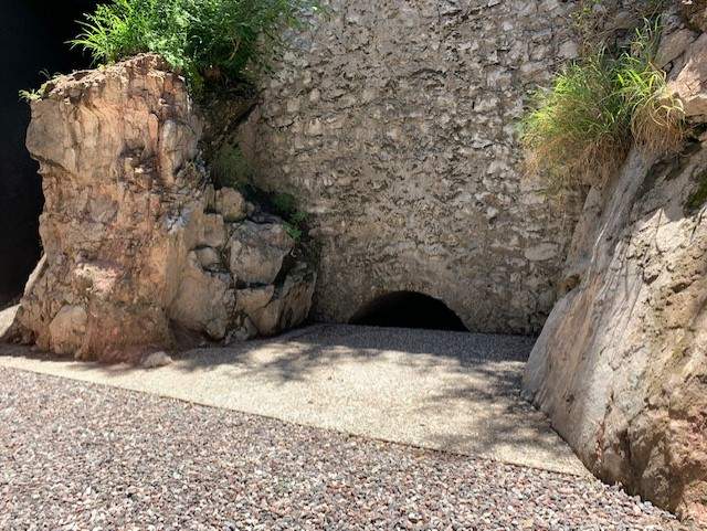 IMPORTANTE LOCAL COMERCIAL EN LA CALERA