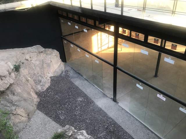IMPORTANTE LOCAL COMERCIAL EN LA CALERA