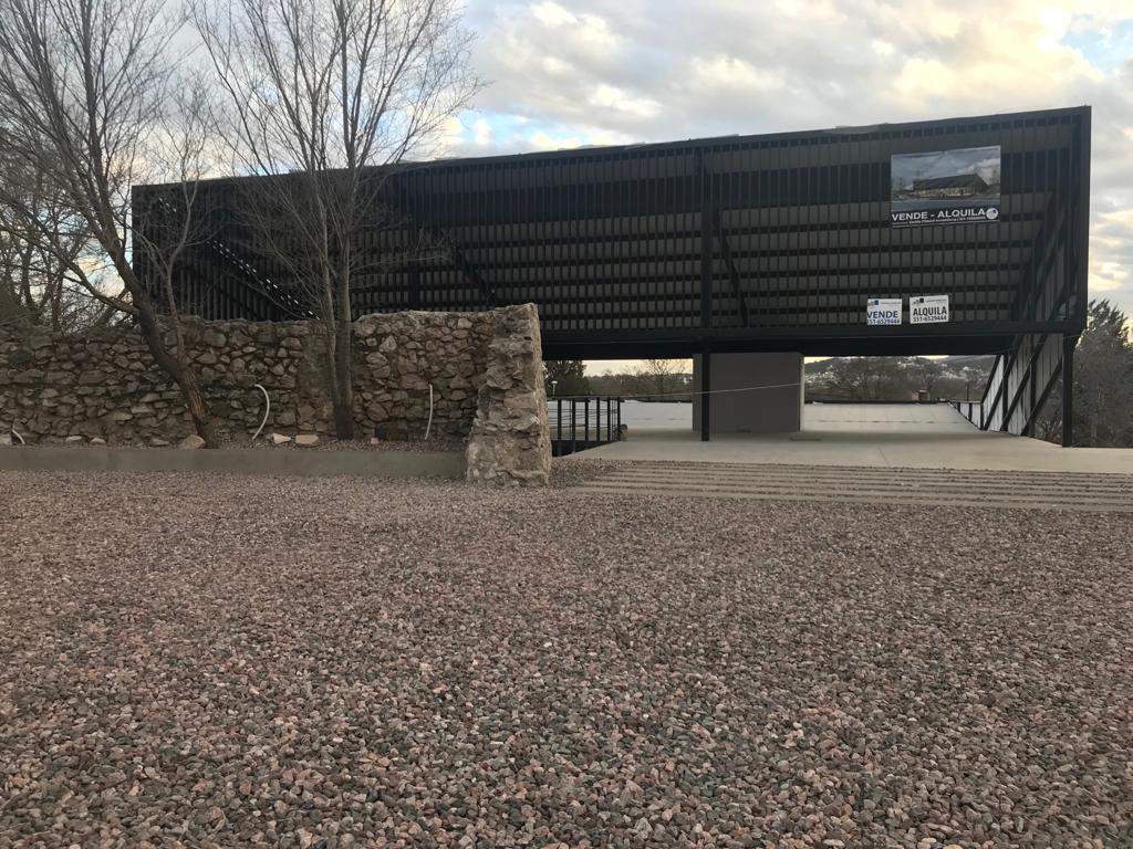 IMPORTANTE LOCAL COMERCIAL EN LA CALERA