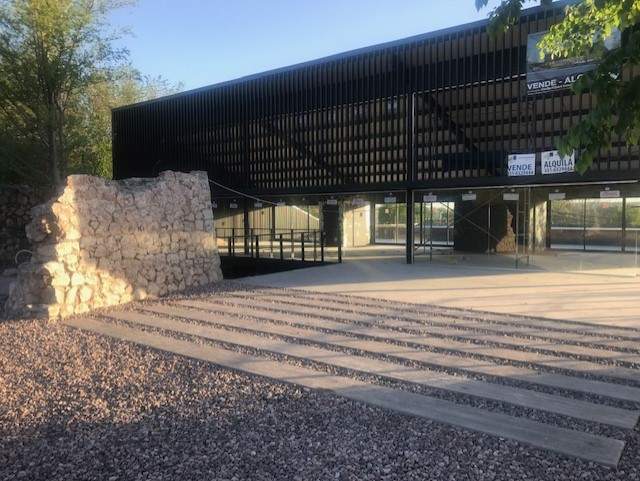 IMPORTANTE LOCAL COMERCIAL EN LA CALERA