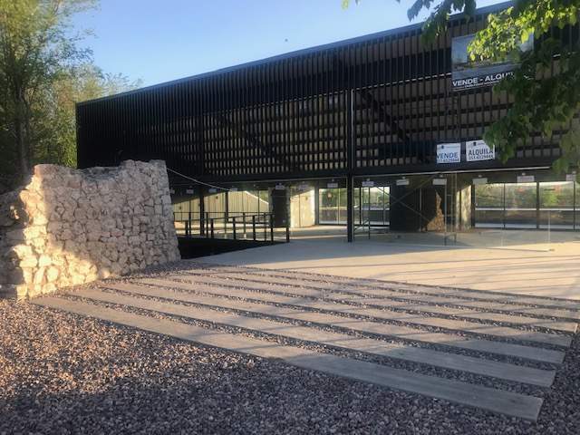 IMPORTANTE LOCAL COMERCIAL EN LA CALERA
