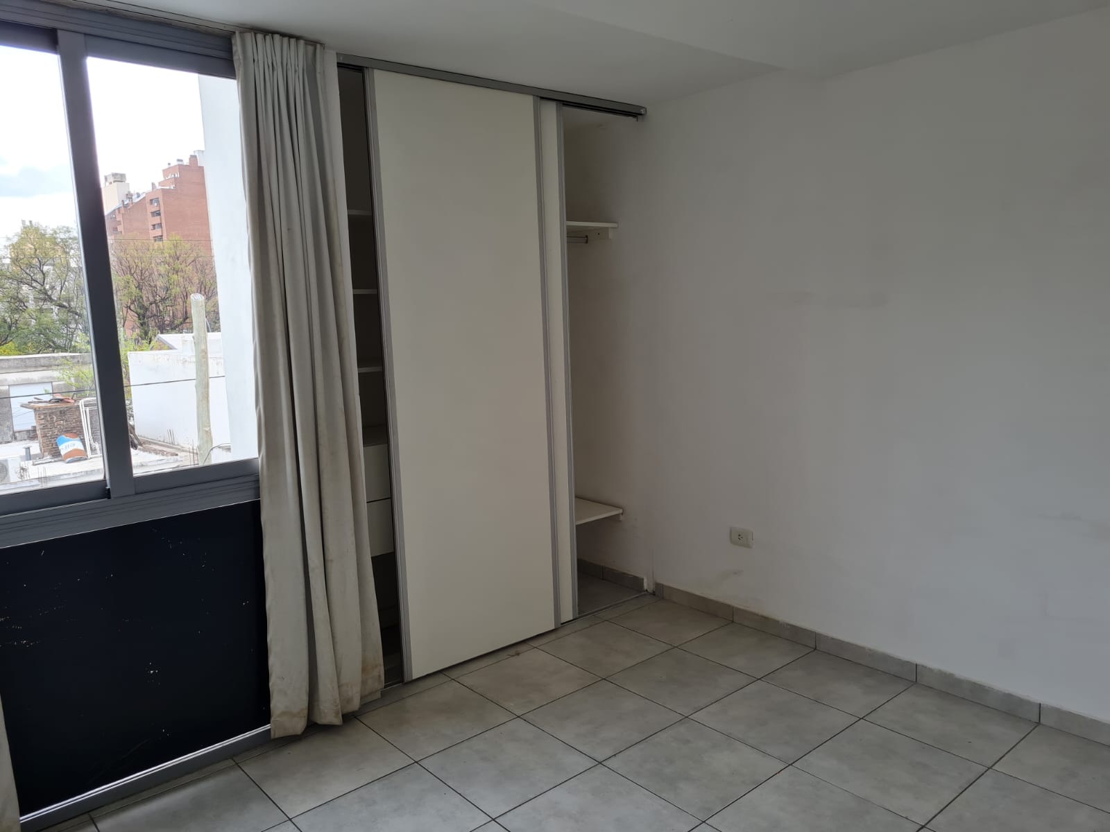 BUENA OPORTUNIDAD EN GUEMES - DEPTO DE UN DORM