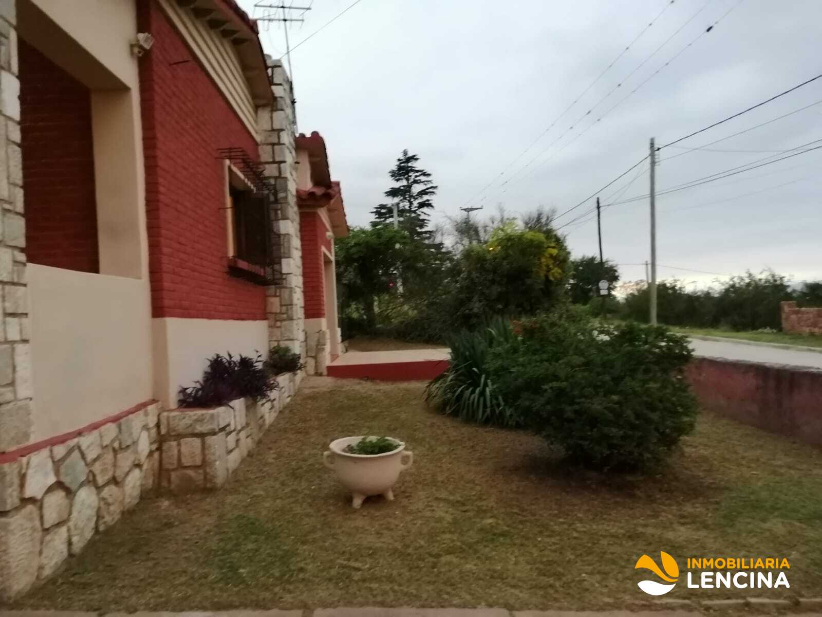 Casa En Venta - 3 Dormitorios - Villa Del Lago Carlos Paz