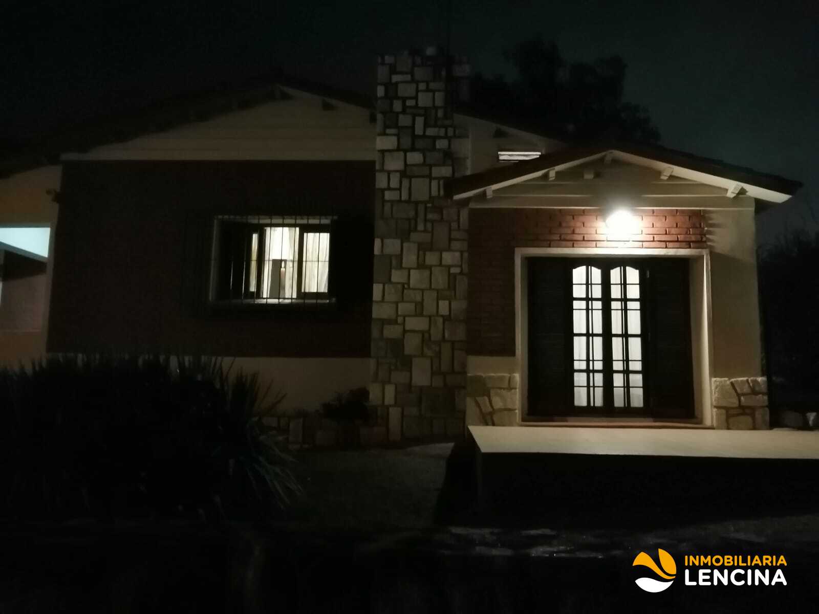 Casa En Venta - 3 Dormitorios - Villa Del Lago Carlos Paz