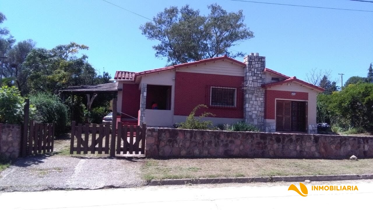 Casa En Venta - 3 Dormitorios - Villa Del Lago Carlos Paz