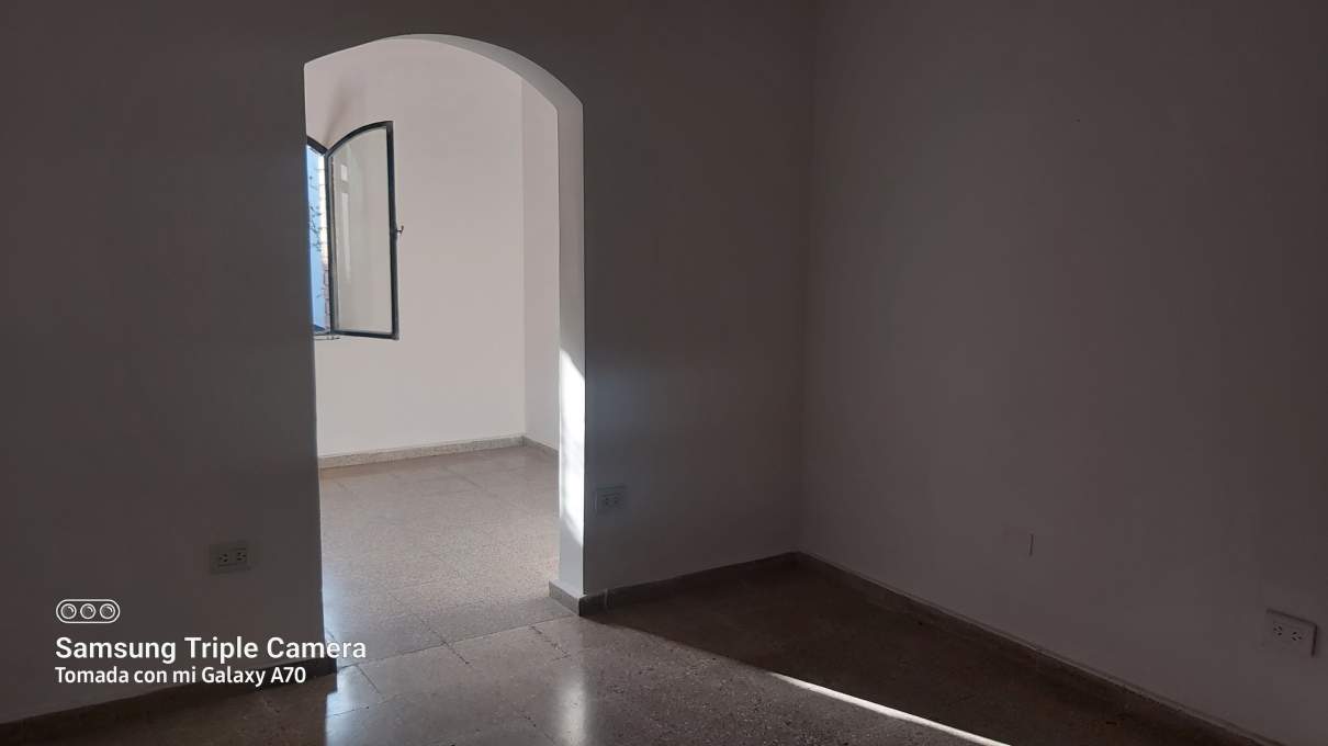 CASA EN VENTA EN MARQUES DE SOBREMONTE 3 DORM Y DOS BAÑOS MAS DOS LOCALES COMERCIALES-APPTO BANCOR