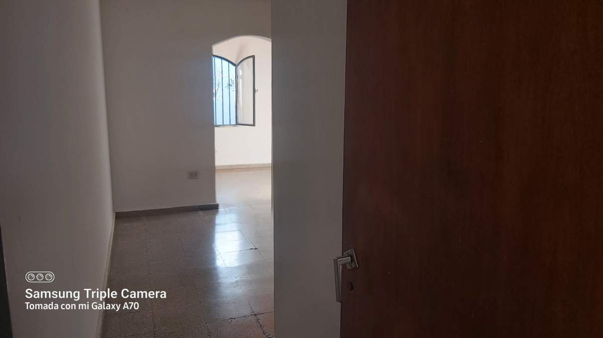 CASA EN VENTA EN MARQUES DE SOBREMONTE 3 DORM Y DOS BAÑOS MAS DOS LOCALES COMERCIALES-APPTO BANCOR