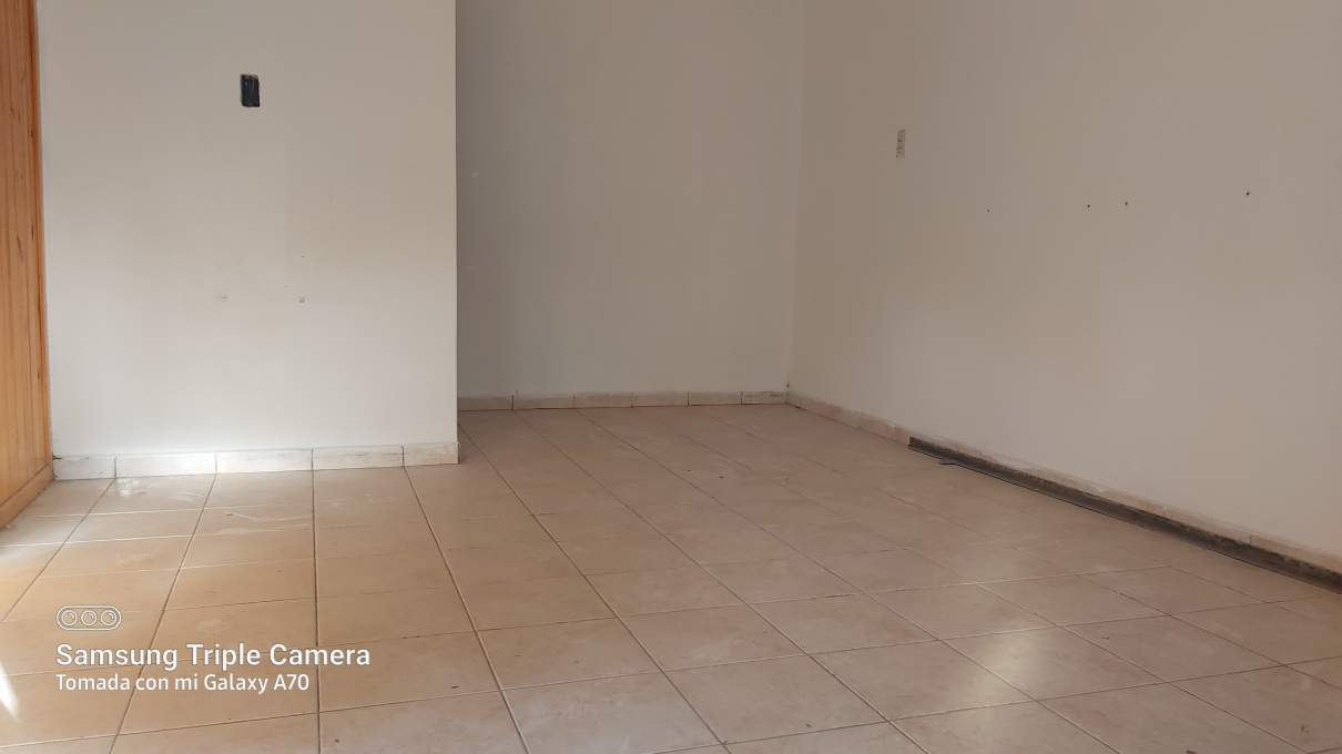 CASA EN VENTA EN MARQUES DE SOBREMONTE 3 DORM Y DOS BAÑOS MAS DOS LOCALES COMERCIALES-APPTO BANCOR