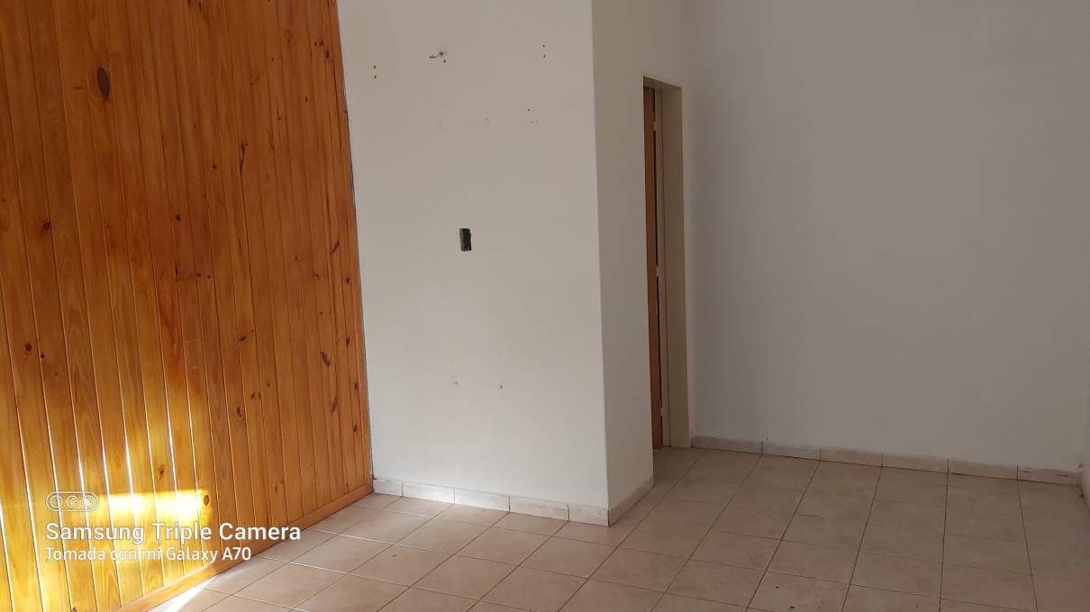 CASA EN VENTA EN MARQUES DE SOBREMONTE 3 DORM Y DOS BAÑOS MAS DOS LOCALES COMERCIALES-APPTO BANCOR