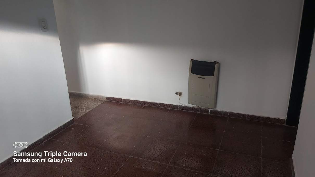 CASA EN VENTA EN MARQUES DE SOBREMONTE 3 DORM Y DOS BAÑOS MAS DOS LOCALES COMERCIALES-APPTO BANCOR