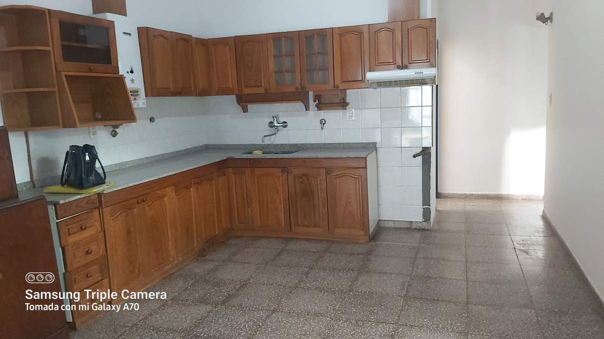 CASA EN VENTA EN MARQUES DE SOBREMONTE 3 DORM Y DOS BAÑOS MAS DOS LOCALES COMERCIALES-APPTO BANCOR