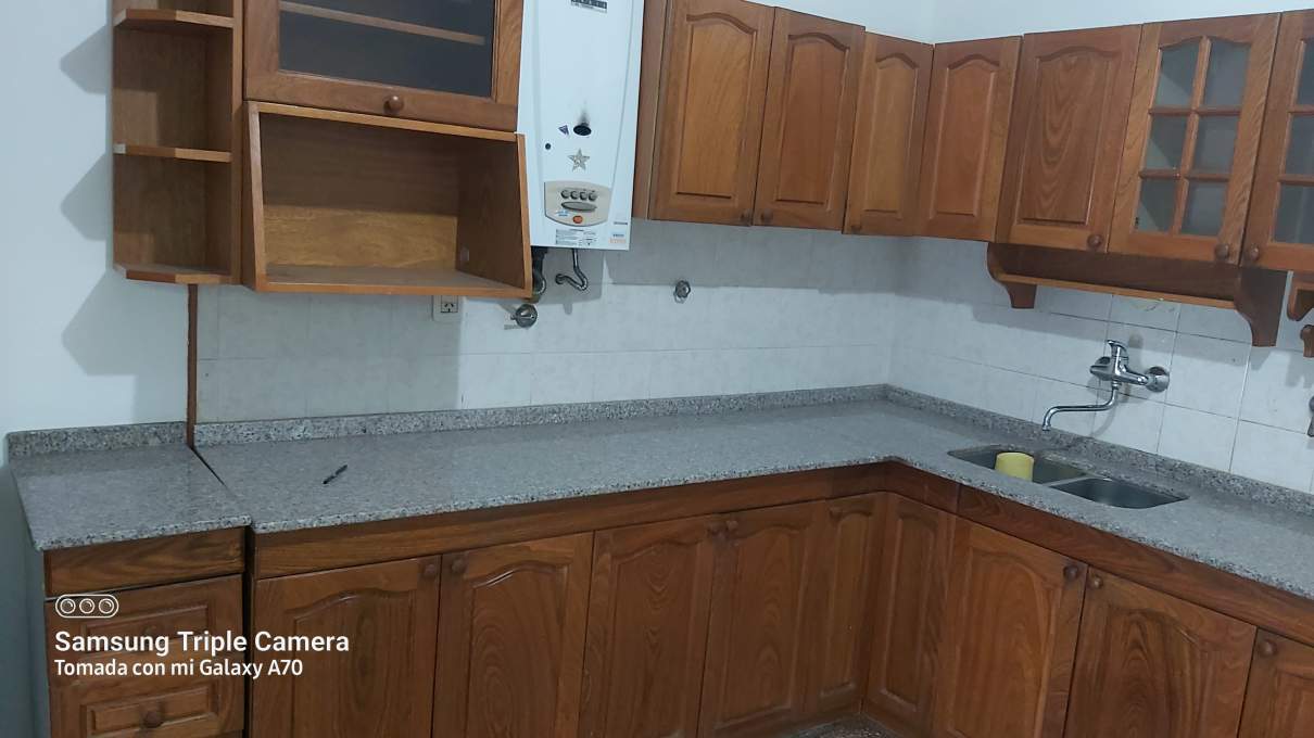 CASA EN VENTA EN MARQUES DE SOBREMONTE 3 DORM Y DOS BAÑOS MAS DOS LOCALES COMERCIALES-APPTO BANCOR