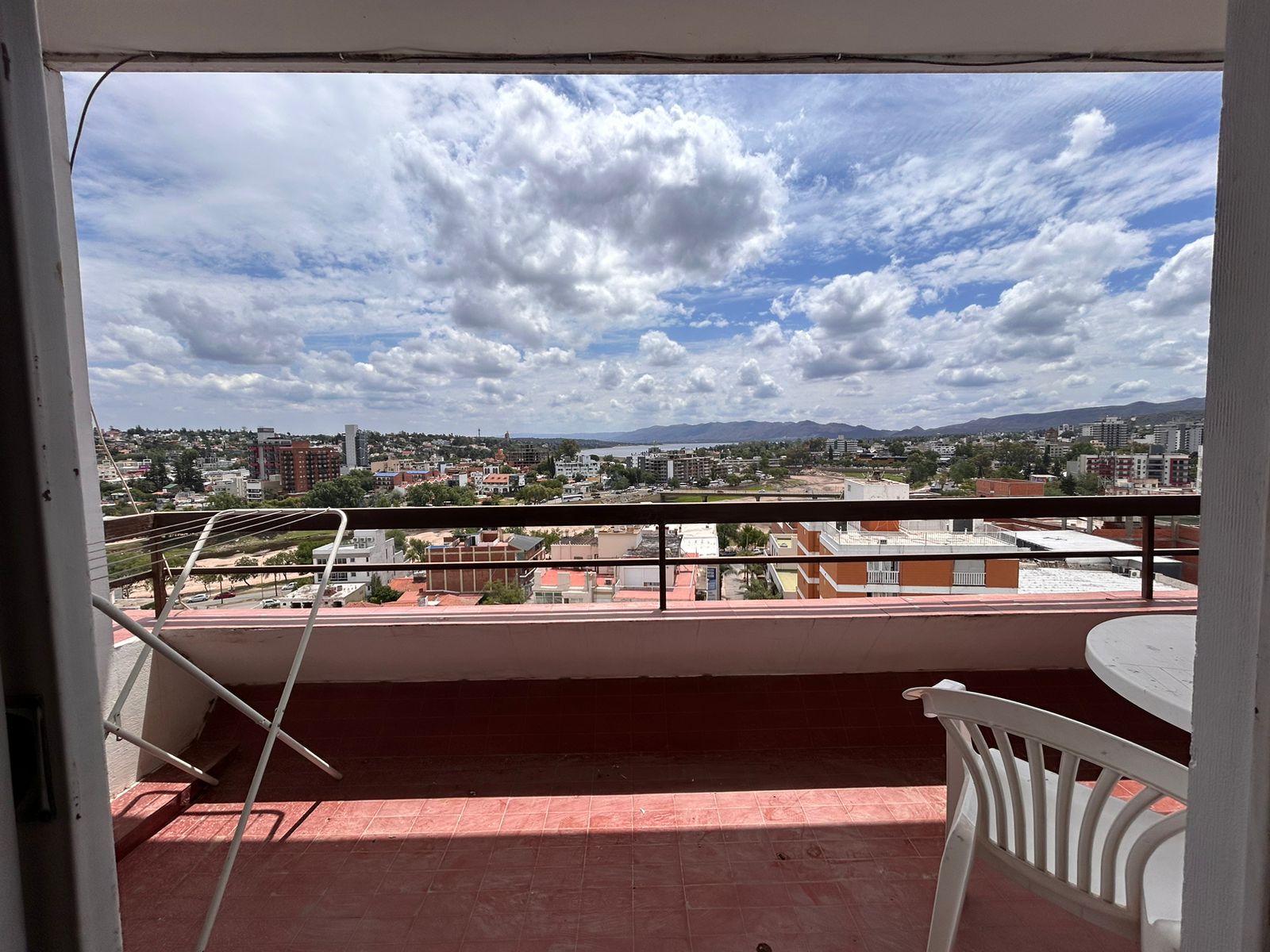 SE VENDE DEPARTAMENTO EN PLENO CENTRO DE VILLA CARLOS PAZ