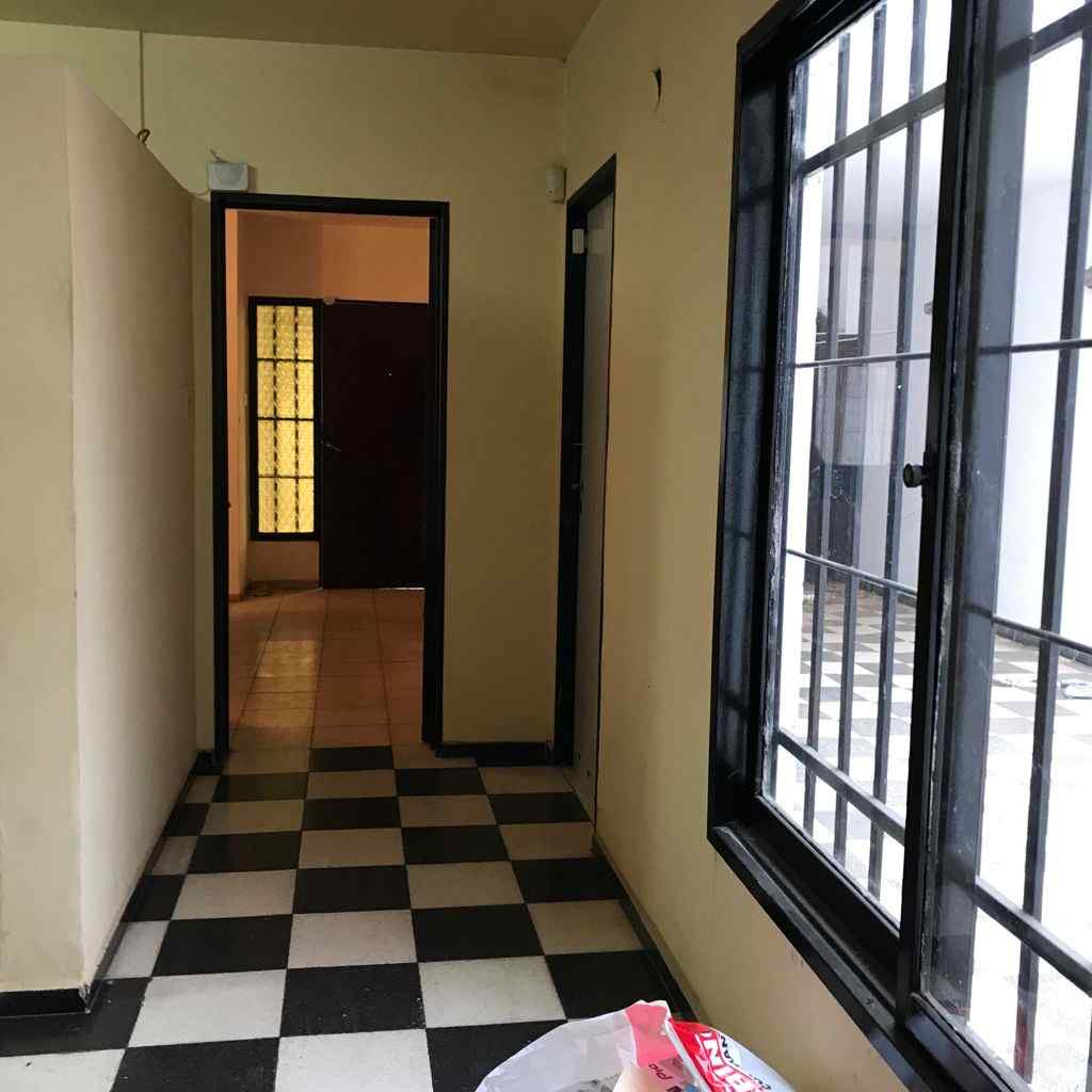 ALTO ALBERDI - CASA 3 DORM SOBRE CALLE SAN LUIS