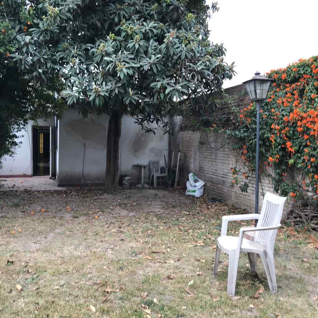 ALTO ALBERDI - CASA 3 DORM SOBRE CALLE SAN LUIS