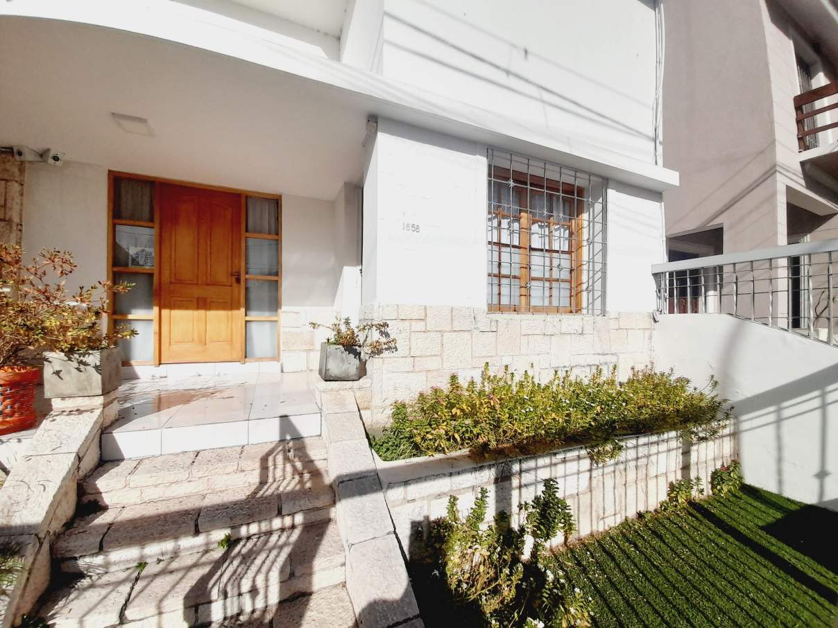 @CERTIFICADO APPTO EN TRAMITE @ JUNIORS-3 DORM-4 BAÑOS-IMPECABLE ESTADO-ZONA CENTRAL DEL BARRIO