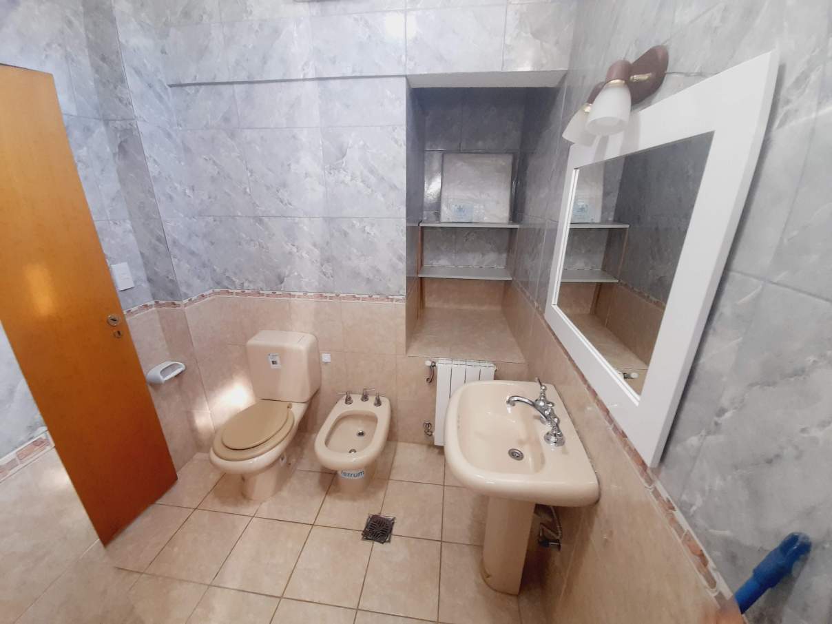 @CERTIFICADO APPTO EN TRAMITE @ JUNIORS-3 DORM-4 BAÑOS-IMPECABLE ESTADO-ZONA CENTRAL DEL BARRIO