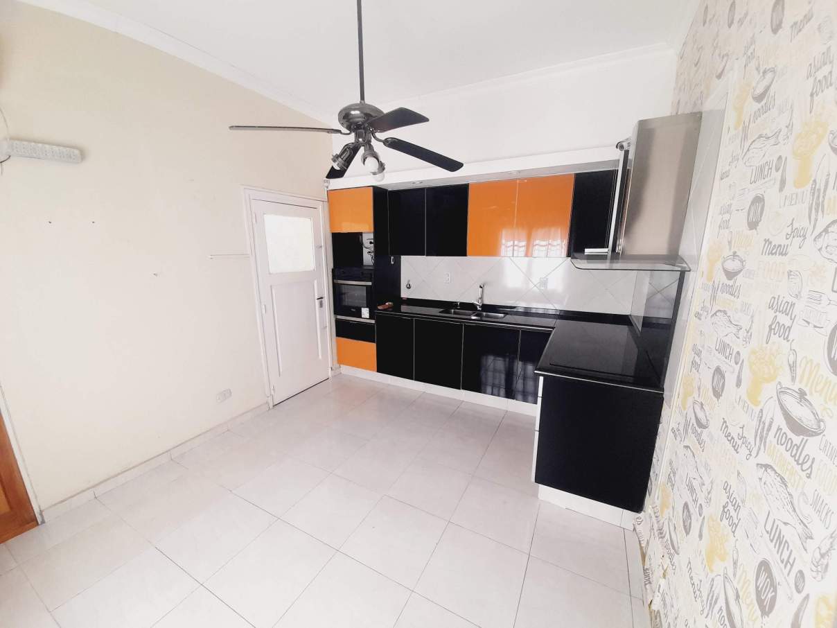 @CERTIFICADO APPTO EN TRAMITE @ JUNIORS-3 DORM-4 BAÑOS-IMPECABLE ESTADO-ZONA CENTRAL DEL BARRIO