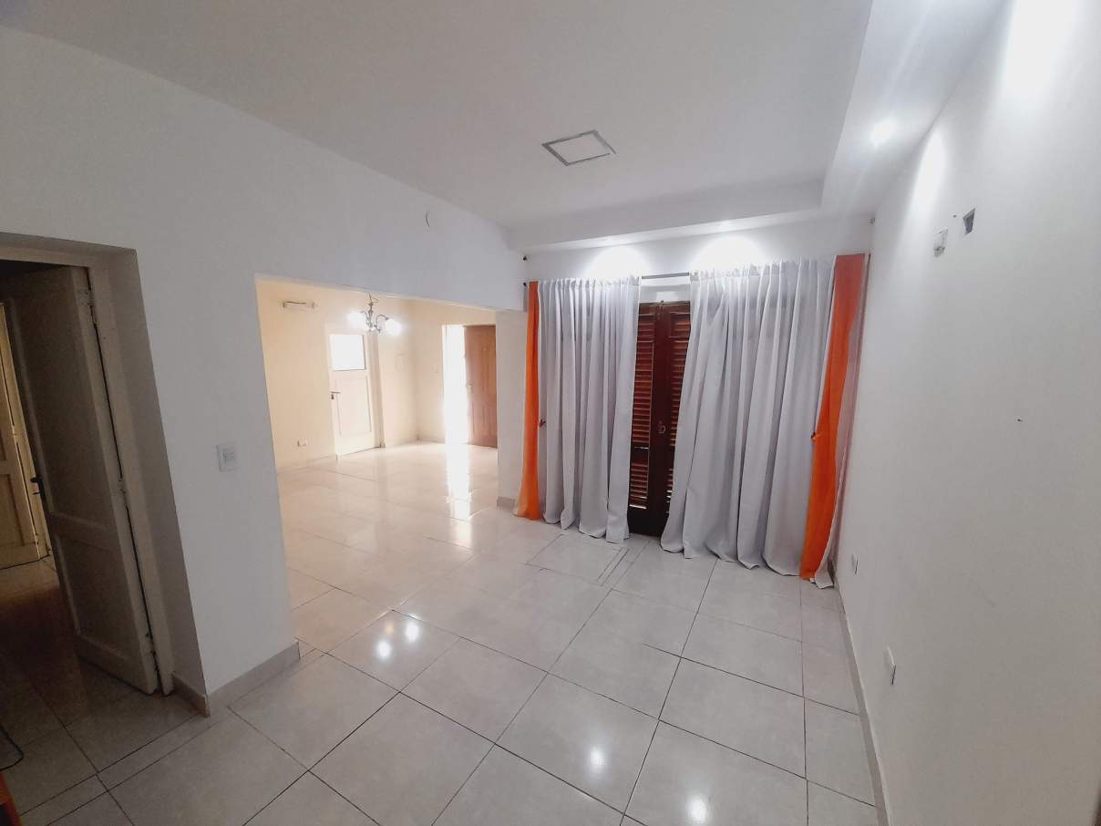 @CERTIFICADO APPTO EN TRAMITE @ JUNIORS-3 DORM-4 BAÑOS-IMPECABLE ESTADO-ZONA CENTRAL DEL BARRIO