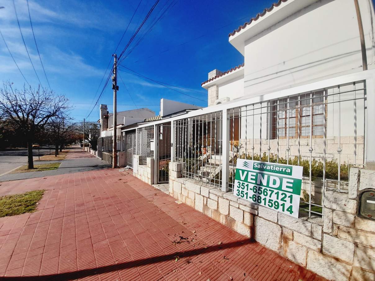 @CERTIFICADO APPTO EN TRAMITE @ JUNIORS-3 DORM-4 BAÑOS-IMPECABLE ESTADO-ZONA CENTRAL DEL BARRIO