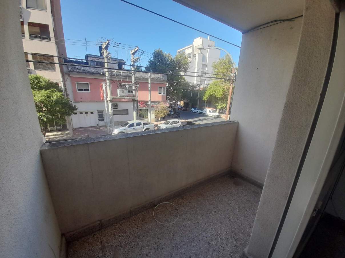 SALVATIERRA VENDE- GRAL.PAZ-DOS DORMI-BALCON-ZONA PLAZA ALBERDI