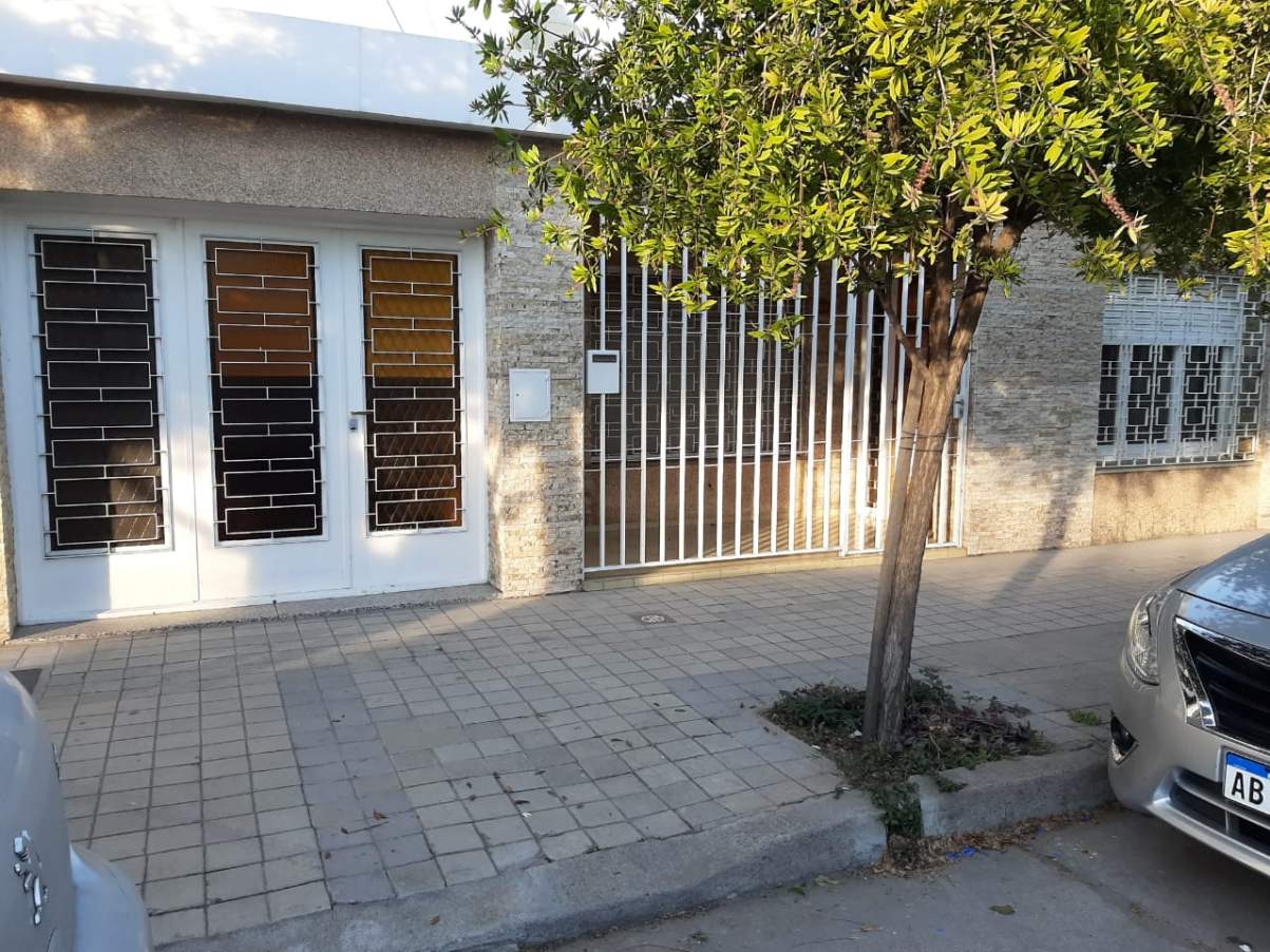 APPTO BANCOR CON CERTIFICADO LISTO - CASA BARRIO ALTO GENERAL PAZ-3 DORM-COCHERAX2-PATIO