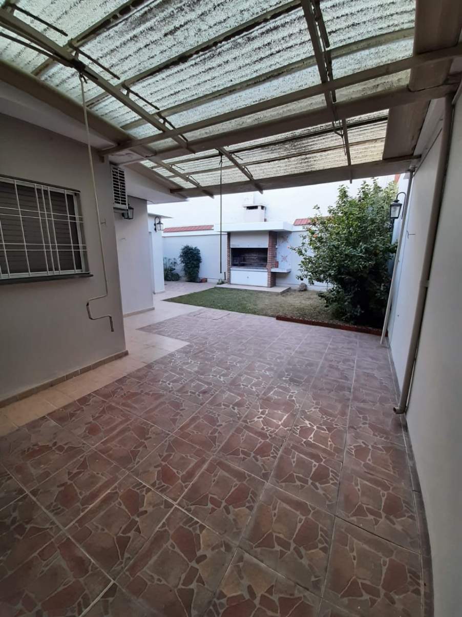 APPTO BANCOR CON CERTIFICADO LISTO - CASA BARRIO ALTO GENERAL PAZ-3 DORM-COCHERAX2-PATIO