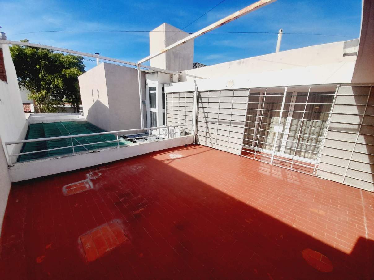 JUNIORS-CASA 4DORM-425M2TERR-400M2CUB-ESPECTACULAR