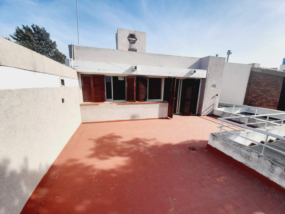 JUNIORS-CASA 4DORM-425M2TERR-400M2CUB-ESPECTACULAR