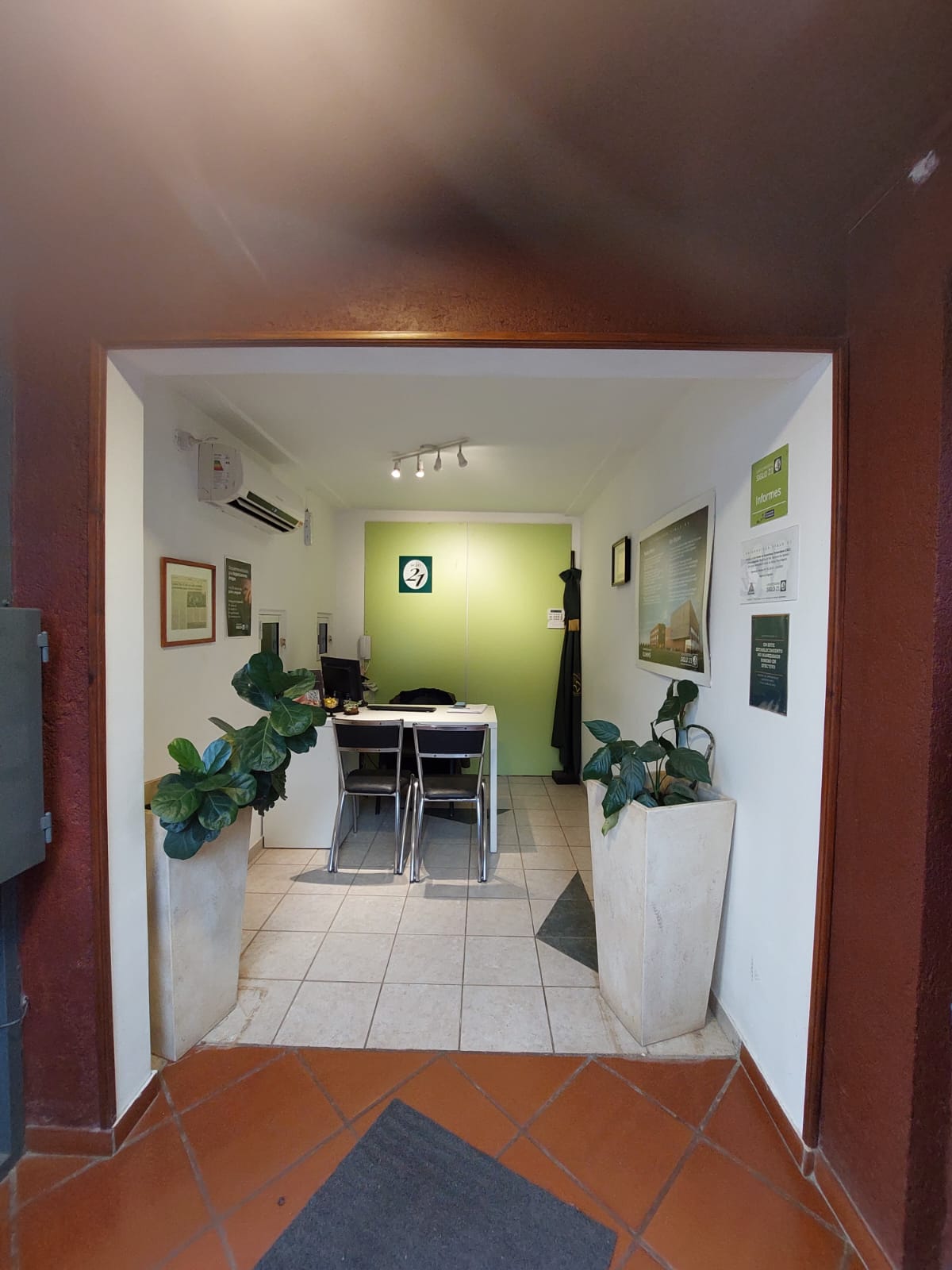 CASA - COMERCIO - LOS MANANTIALES