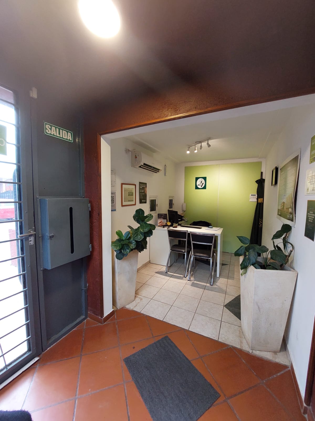 CASA - COMERCIO - LOS MANANTIALES