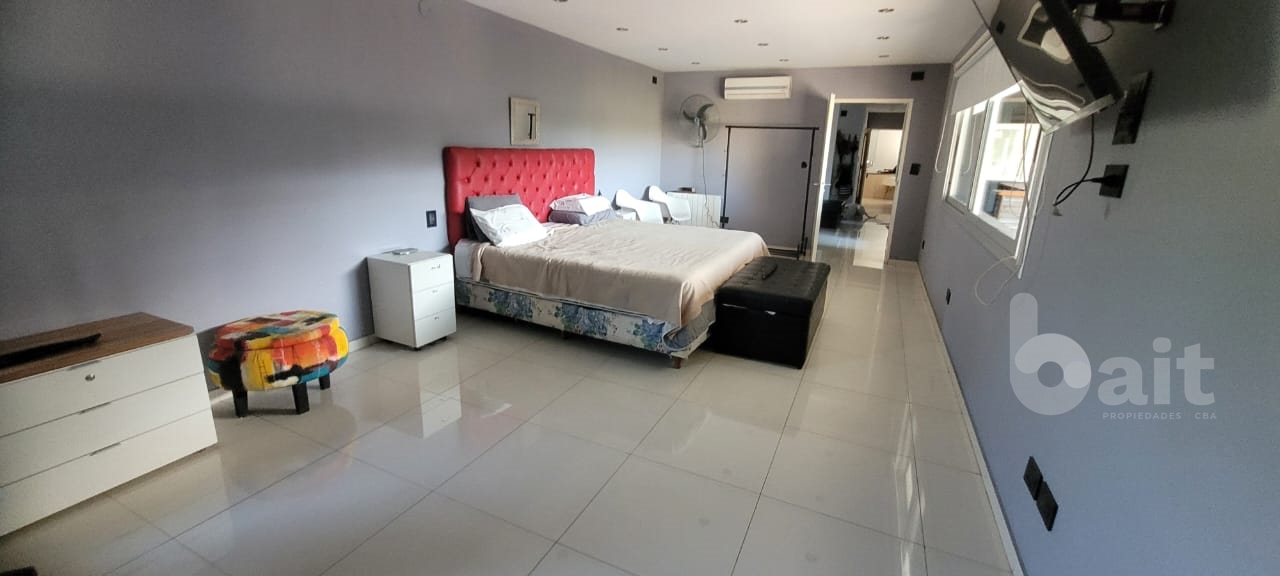 VENDO CASA 4 DORMITORIOS MAS PLAY ROOM  VALLE ESCONDIDO JARDIN INGLES