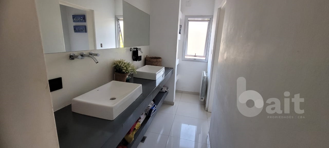 VENDO CASA 4 DORMITORIOS MAS PLAY ROOM  VALLE ESCONDIDO JARDIN INGLES