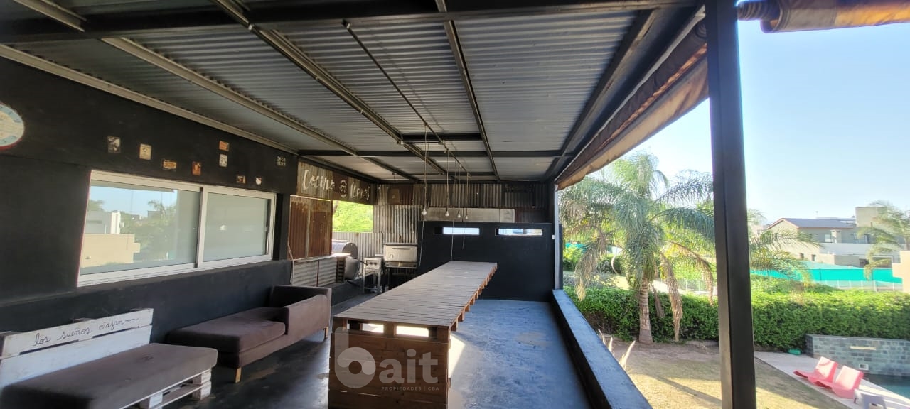 VENDO CASA 4 DORMITORIOS MAS PLAY ROOM  VALLE ESCONDIDO JARDIN INGLES