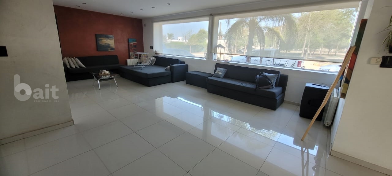 VENDO CASA 4 DORMITORIOS MAS PLAY ROOM  VALLE ESCONDIDO JARDIN INGLES